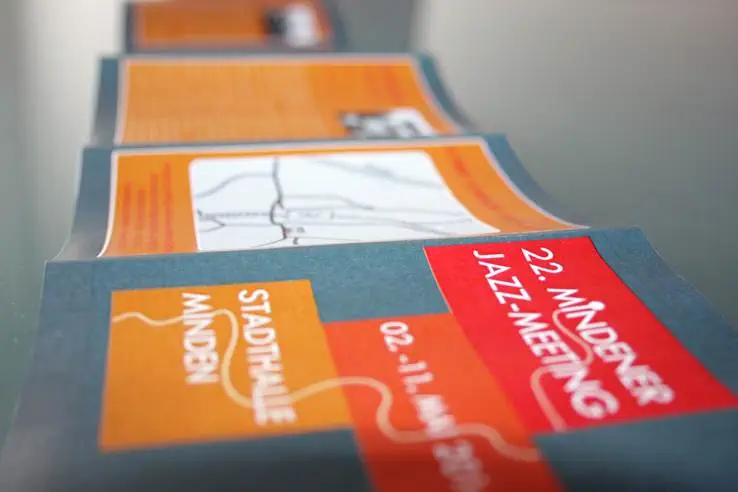 Kombifalz Flyer 12 Seiter Aussen2