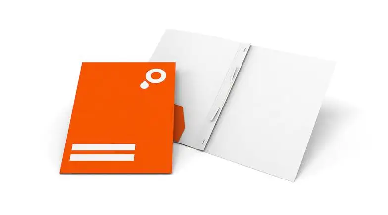 100 Mappen mit Einstecktasche und Abheftstreifen 100 Mappen mit Einstecktasche und Abheftstreifen