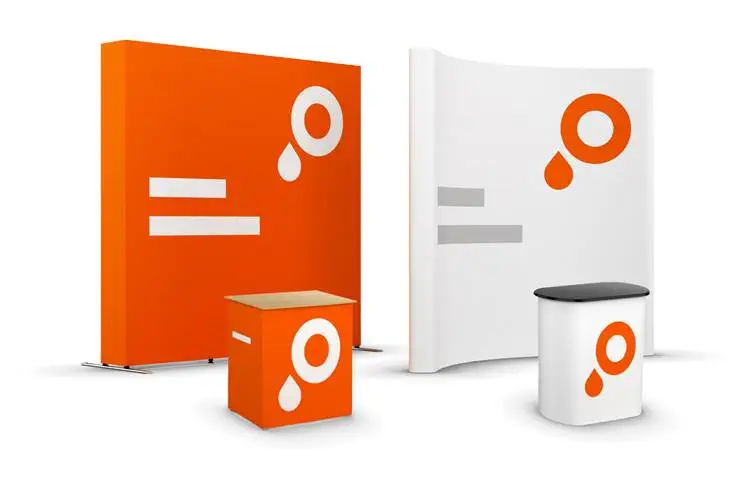 Werbetechnik – Gruppenbild der diversen Schilder